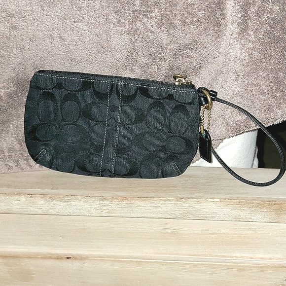 Coach Wrislet - Picture 7 of 7